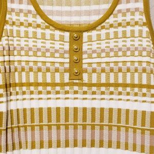 Newy York & Company Women's Sweater Tank sz S